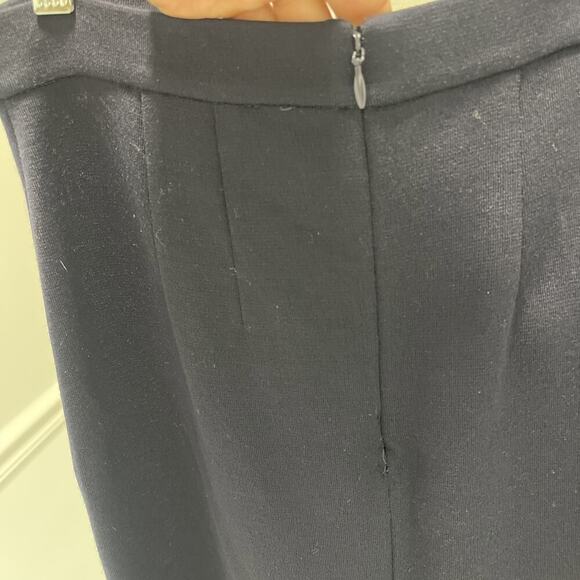 St John Pencil Skirt Womens 8 Navy Blue Knit Back Zip Flaw - Picture 4 of 12
